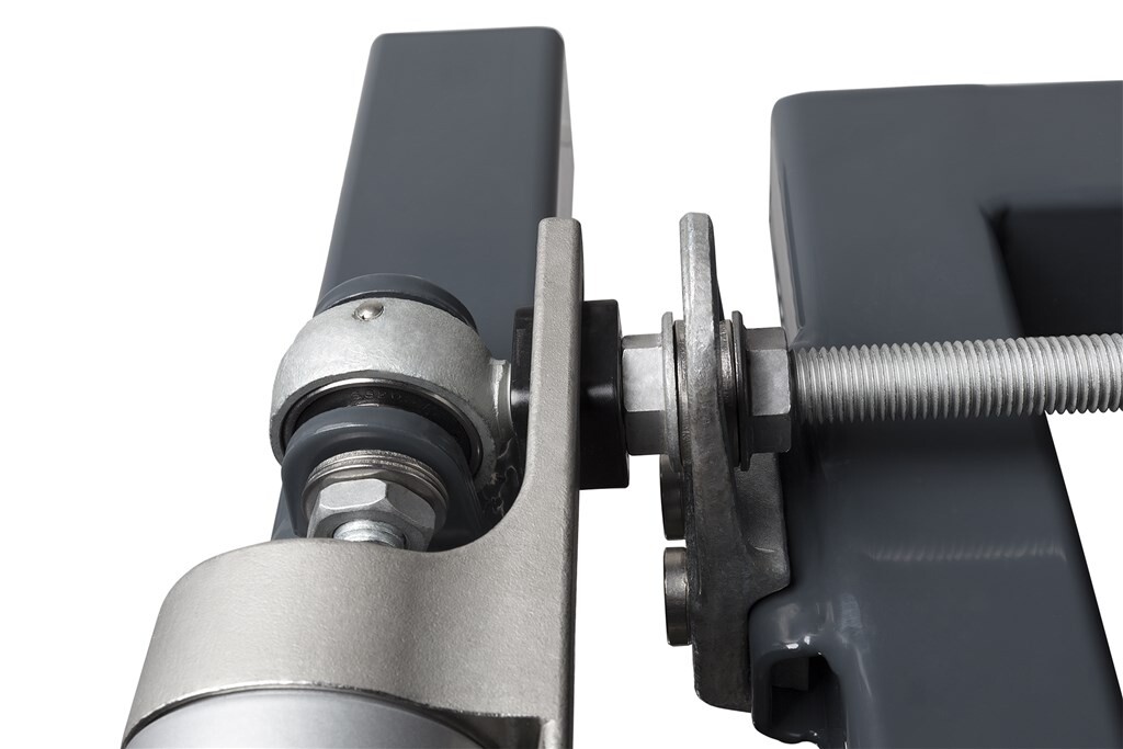 Hot-dip galvanized bearing eyebolt for 3D and 4D hinges 