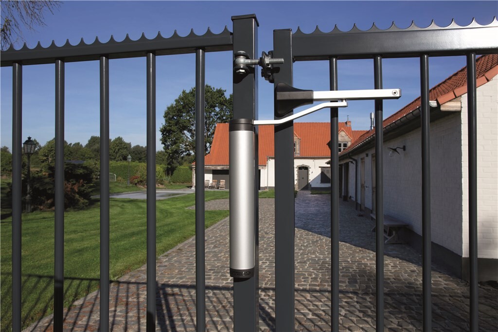 Heavy duty 90° or 180° retrofit hydraulic gate closer for gates up to 330 lbs