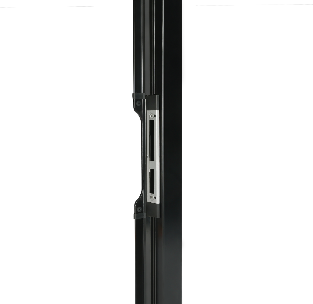 Aesthetic closure of the opening between gate wings